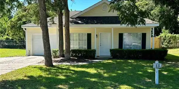 13 Chinaberry Circle