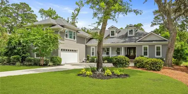 6 Mead Ln