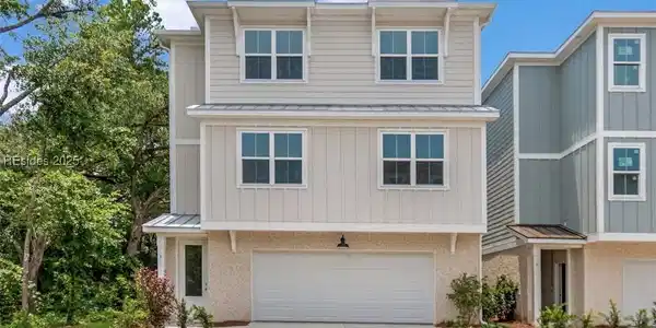 3 Burl Wood Court