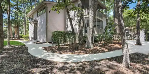 19 Three Mast Lane