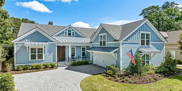 8 Abbeville Court