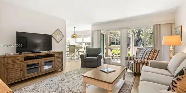 85 Lighthouse Road