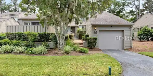 40 Planters Wood Drive