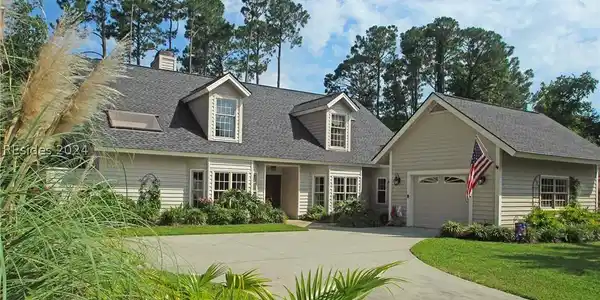 15 Ellenita Dr