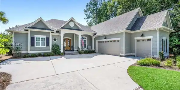 452 Hampton Lake Drive