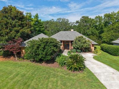 8 Wells East Drive