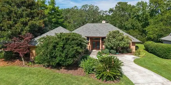 8 Wells East Drive
