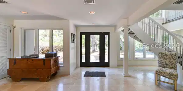 Image 3: Entry Foye Image 3: Entry Foye