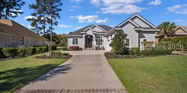 279 Farnsleigh Avenue