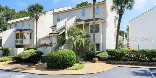 24 Deallyon Avenue