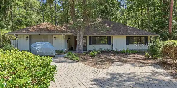 18 Forest Drive