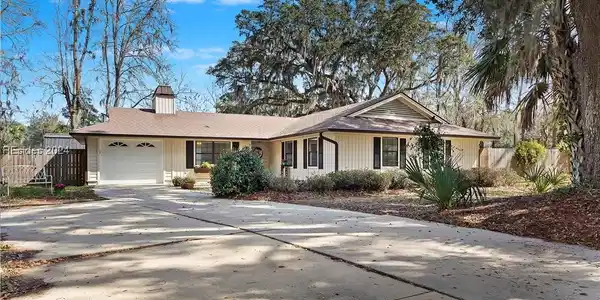 14 Oak Marsh Drive
