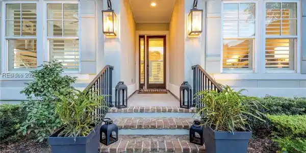 595 Colonial Drive