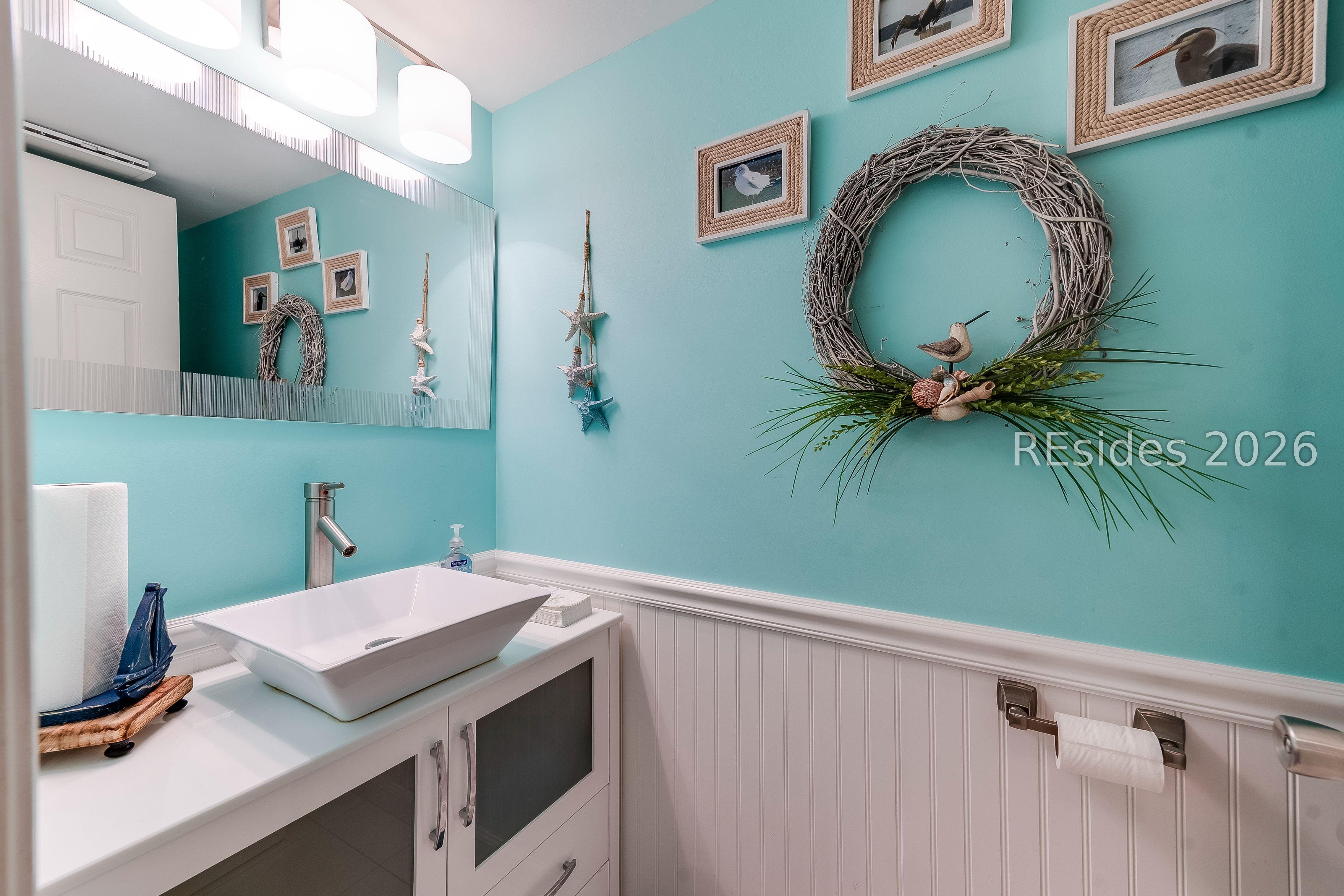 Image 4: Half Bath on 1st Floor.