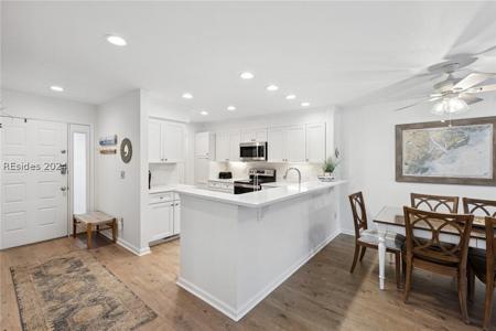 200 Colonnade Drive