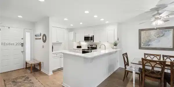 200 Colonnade Drive