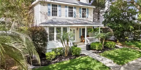 6 Regent Avenue