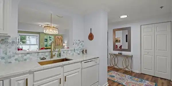 301 TidePointe Way