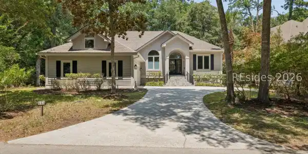 11 Forest Drive