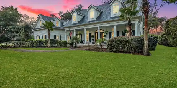 8 Berkeley Court
