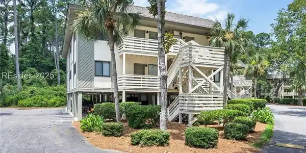 Image 3: Building D is part of The Hedges complex. Image 3: Building D is part of The Hedges complex.