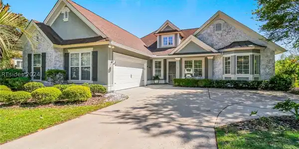 10 Weymouth Circle