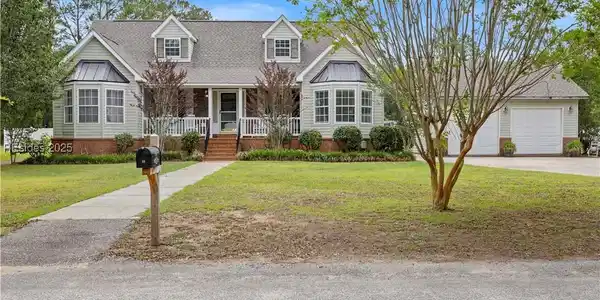 18 Lake View Court