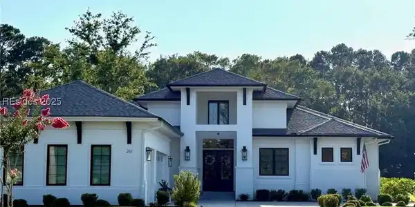 261 Farnsleigh Avenue