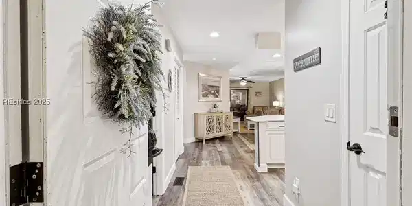 200 Colonnade Drive