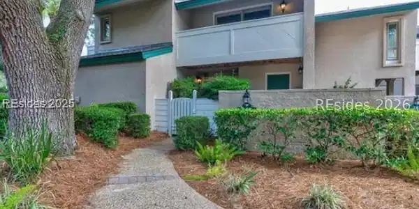 11 Tanglewood Drive