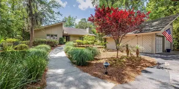 11 Sandfiddler Road