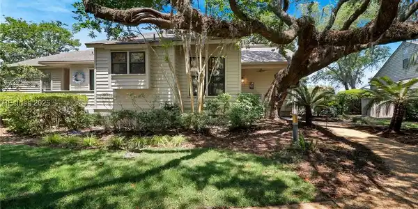 8 Spartina Court