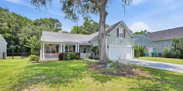Image 3: Front of Home Image 3: Front of Home