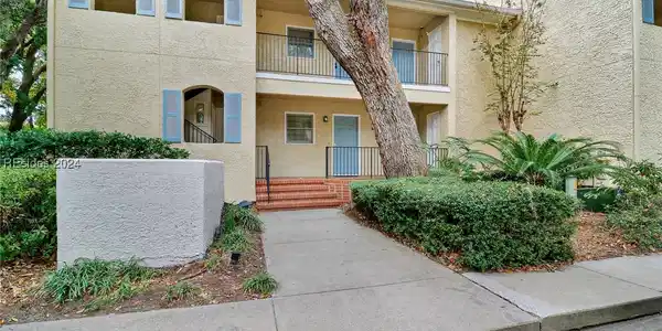 4 Wimbledon Court