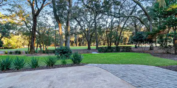 11 Dahlgren Lane