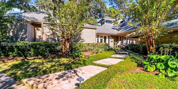 37 Heritage Road