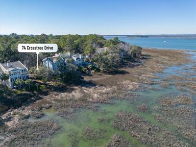 74 Crosstree Drive N