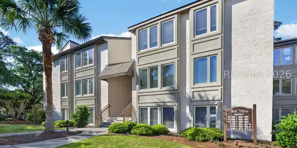6 Braddock Bluff Drive