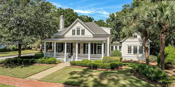 38 Gilded Street