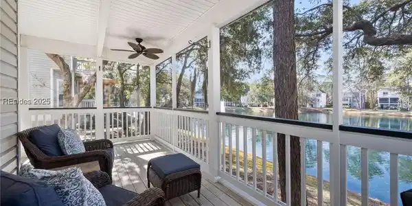 63 Victoria Square Drive
