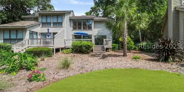 11 Lake Forest Drive