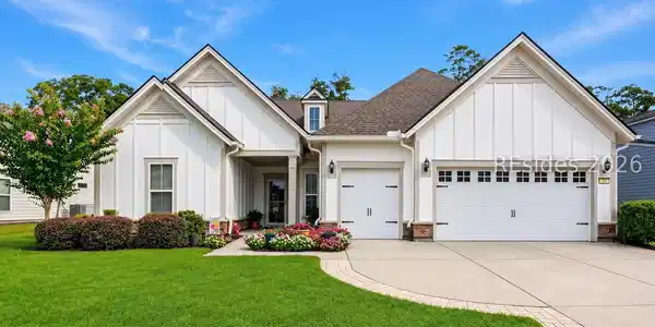 37 Heathrow Avenue