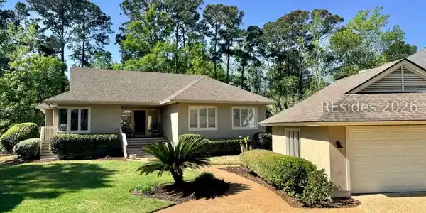 8 Brassie Court