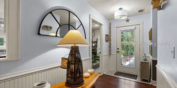 Image 3: Foyer Image 3: Foyer