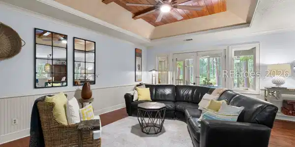 Image 4: Living Room Image 4: Living Room