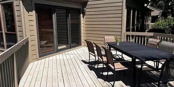 40 Planters Wood Drive