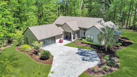 8 Sylvan Court
