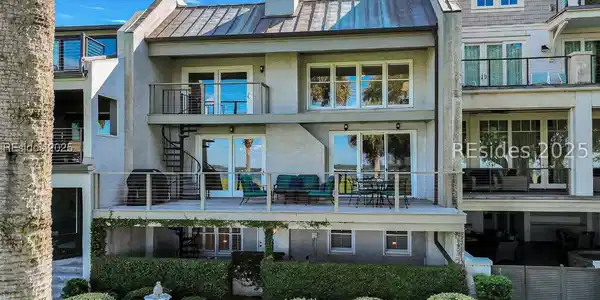 17 Genoa Court
