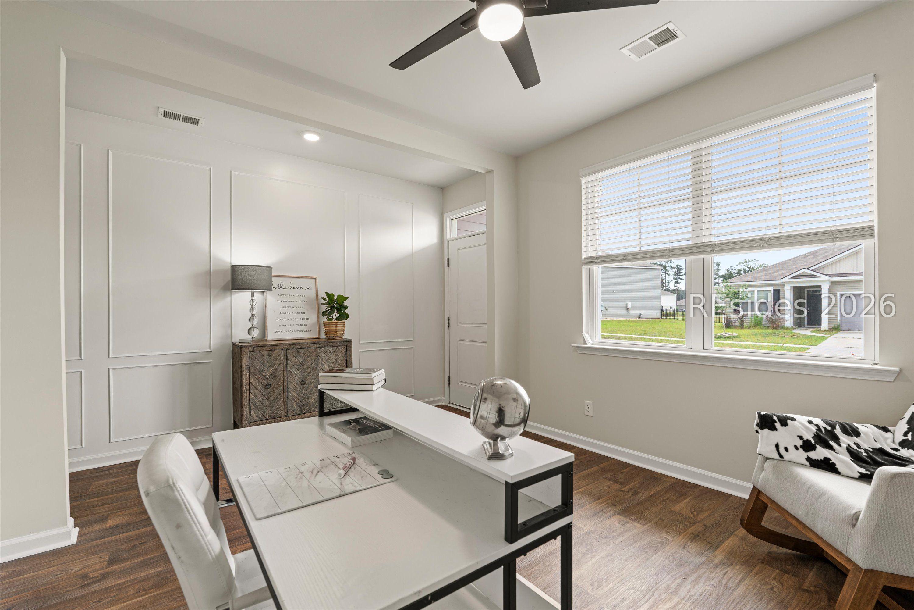 Image 4: Flex Space/Dining Room Image 4: Flex Space/Dining Room