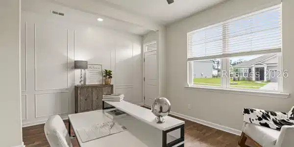 Image 4: Flex Space/Dining Room Image 4: Flex Space/Dining Room